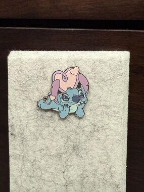 Disney Stitch Loungefly Pin
